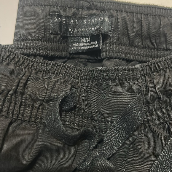 Social Standard by Sanctuary Washed Black Cargo Pants L NWT - Picture 7 of 7